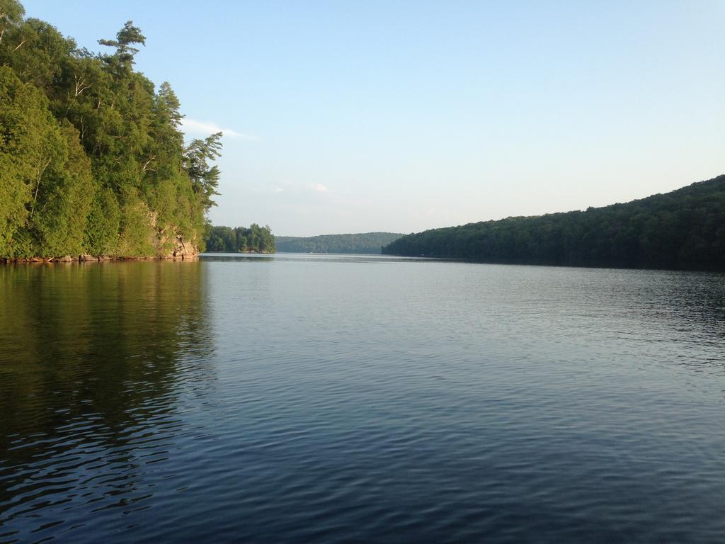 Little Hawk Resort & Marina Algonquin Highlands Exterior foto