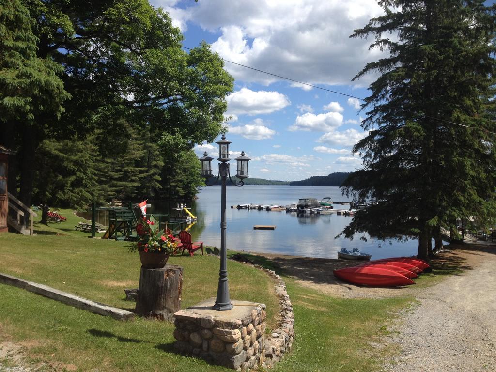 Little Hawk Resort & Marina Algonquin Highlands Exterior foto