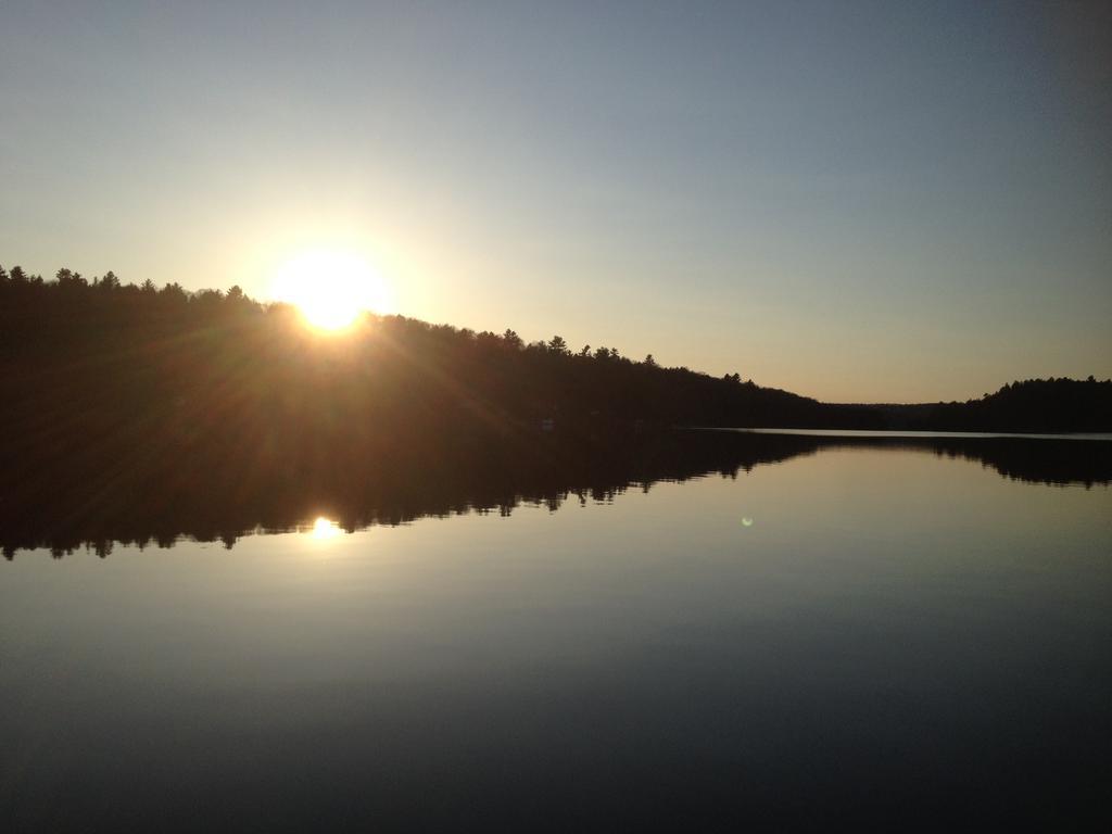 Little Hawk Resort & Marina Algonquin Highlands Exterior foto