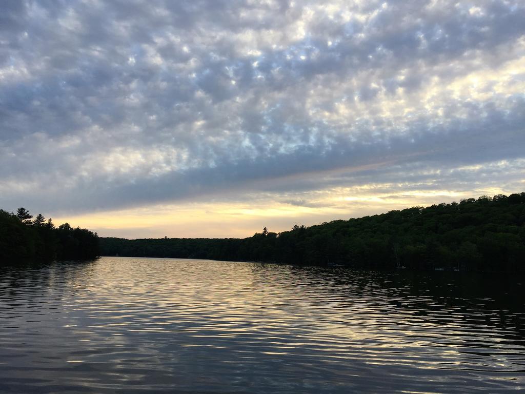 Little Hawk Resort & Marina Algonquin Highlands Exterior foto