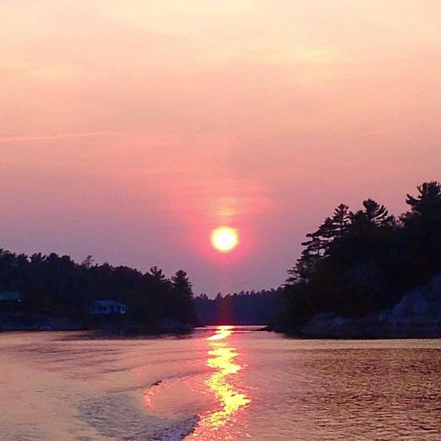 Little Hawk Resort & Marina Algonquin Highlands Exterior foto