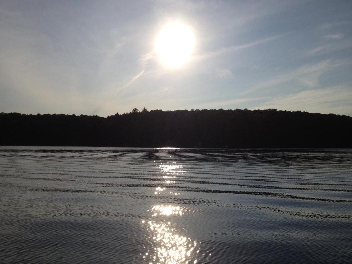 Little Hawk Resort & Marina Algonquin Highlands Exterior foto